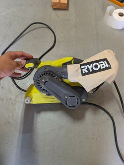 ⚠️ Dust bag zipper is broken. Used RYOBI ONE+ 18V Cordless Brushless 3 in. x 18 in. Belt Sander (Tool Only).