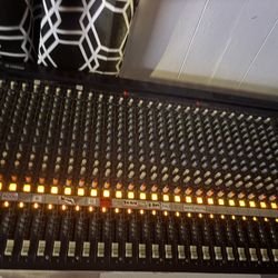Yamaha MG32/14FX mixing board - tested and working