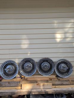 1963 Buick Riviera Hub Caps