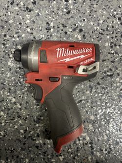 Milwaukee 12V 1/4 Impact Driver