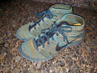 Nike Fly Knits size 10