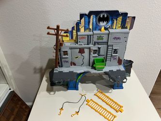 Fisher-Price Imaginext DC Super Friends Batcave Playset