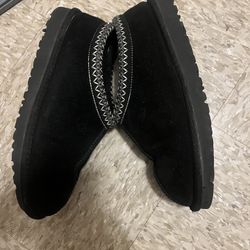 Ugg’s Size 10