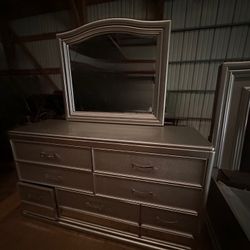 Bedroom Set California King Size $850 Or Best Offer.