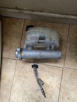 Brake Master Cylinder with Reservoir and Lines