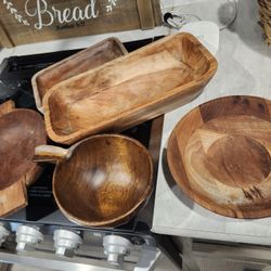 Wooden Decorative Items 