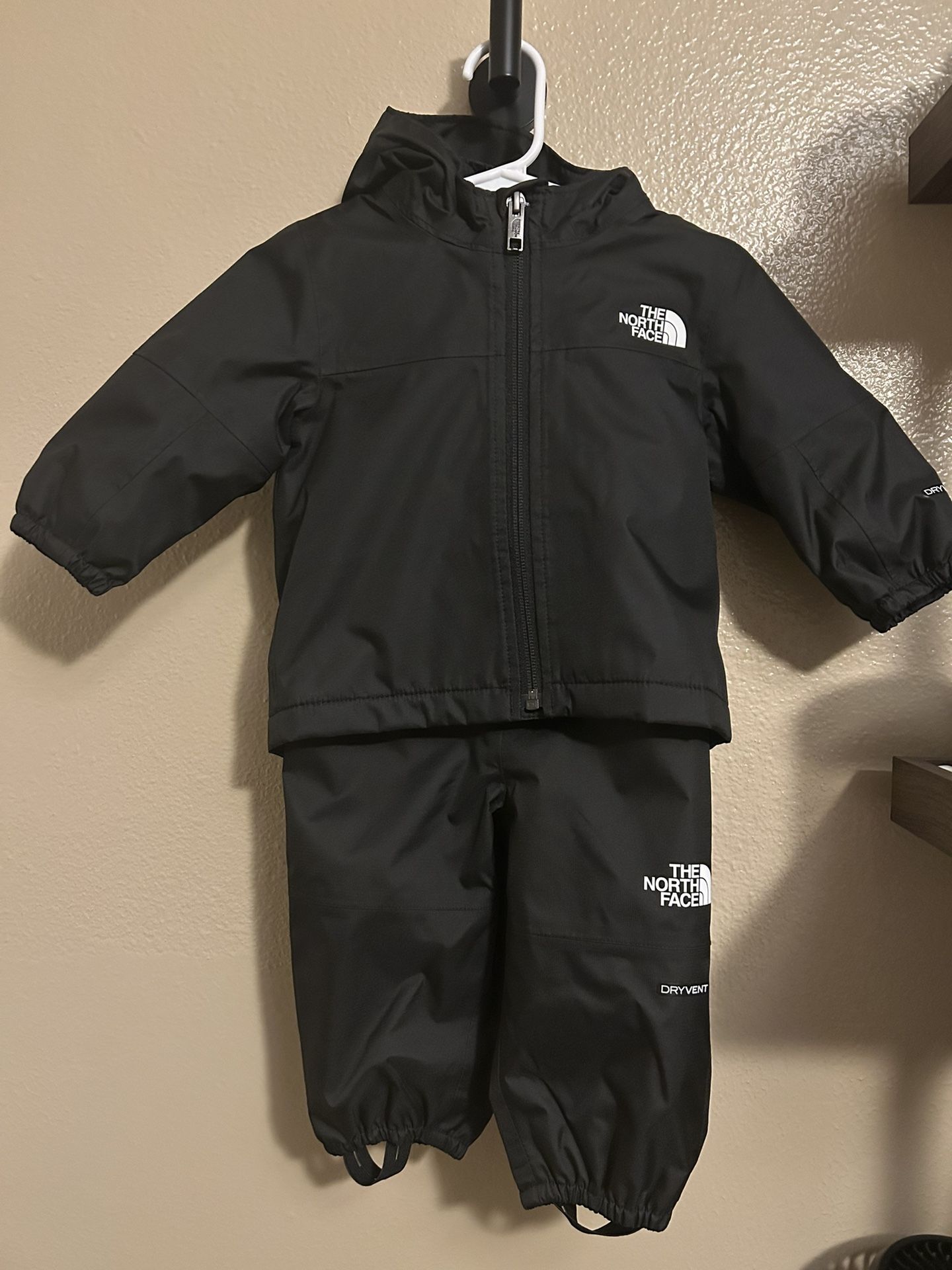 North Face Two Piece Snow Outfit Size 3-6 Months