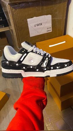 Black Loui V trainers