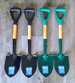 New 27 inch garden shovels 🪏