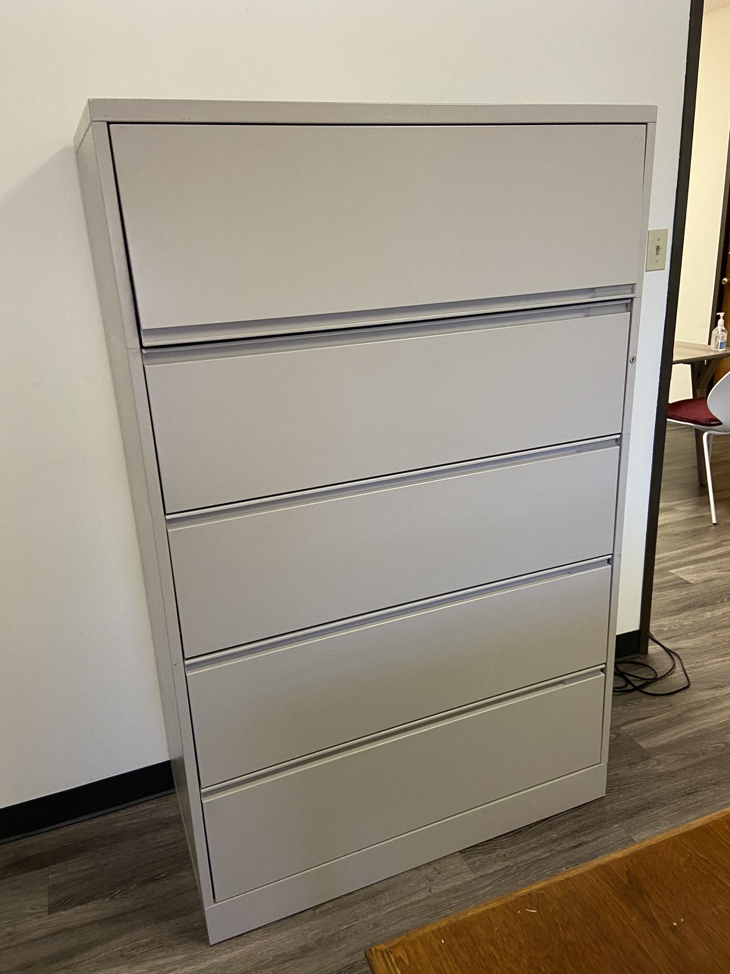 Meridian 5 Drawer File Cabinet 