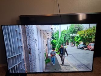 Hisense Smart 4k Roku TV  75 inches
