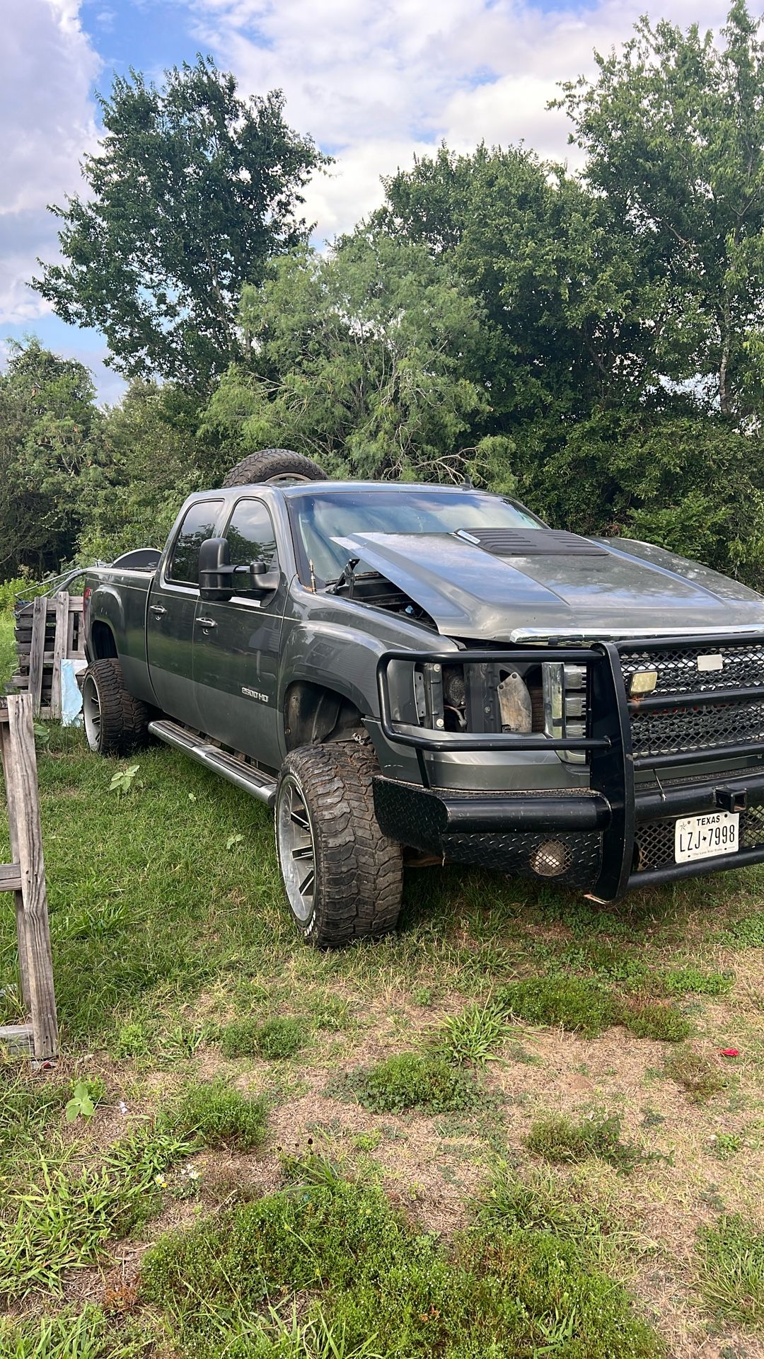 2011 GMC Sierra 2500 HD For Parts