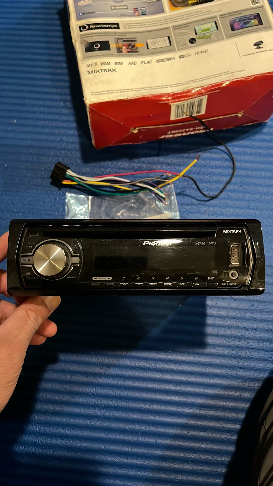 Pioneer DEH X3500UI CD Player With USB And Mixtrax Tech