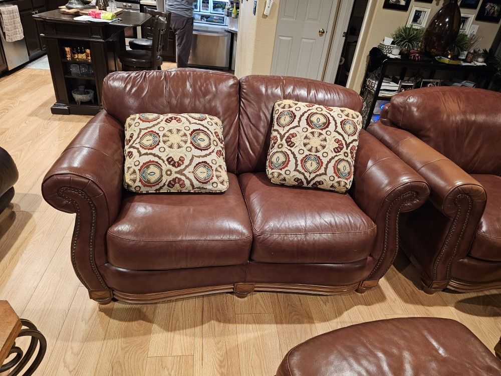 Love Seat, Chair, & 2 Ottomans 