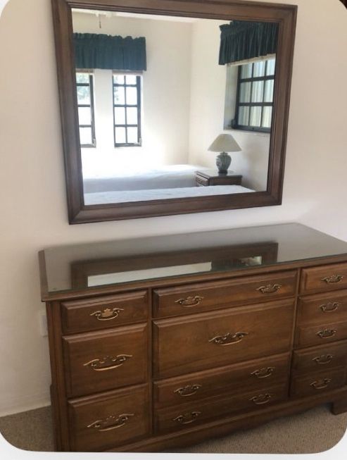WOODEN DRESSER WITH MIRROR