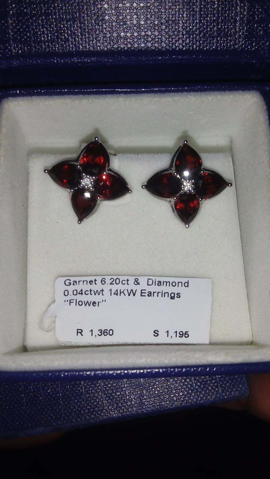 14kwg garnet and diamond earings