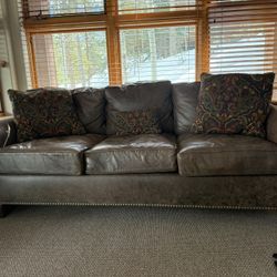 Leather Pull Out Couch