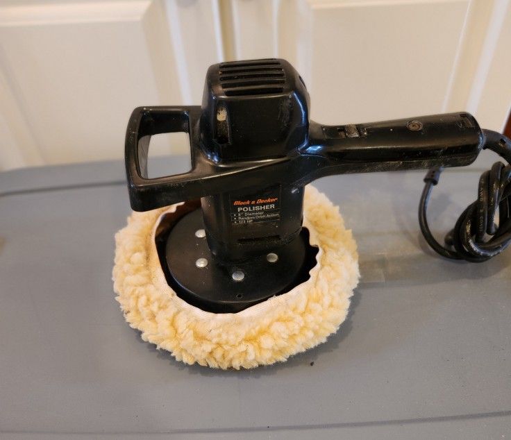 BLACK & DECKER POLISHER RANDOM ORBIT ACTION