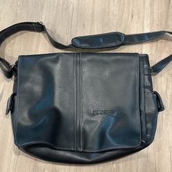 Saucony Vitronic A500BK Laptop Messenger Bag 15”