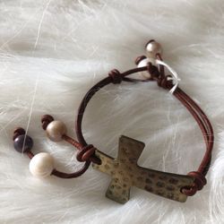 Leather Bracelet And Freshwater Pearls 