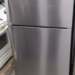 Whirlpool  21 Cu Ft Stainless Refrigerator/Freezer