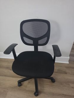 Black Mesh Office Task Chair