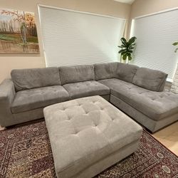 Thomasville sectional Sofa with Ottoman