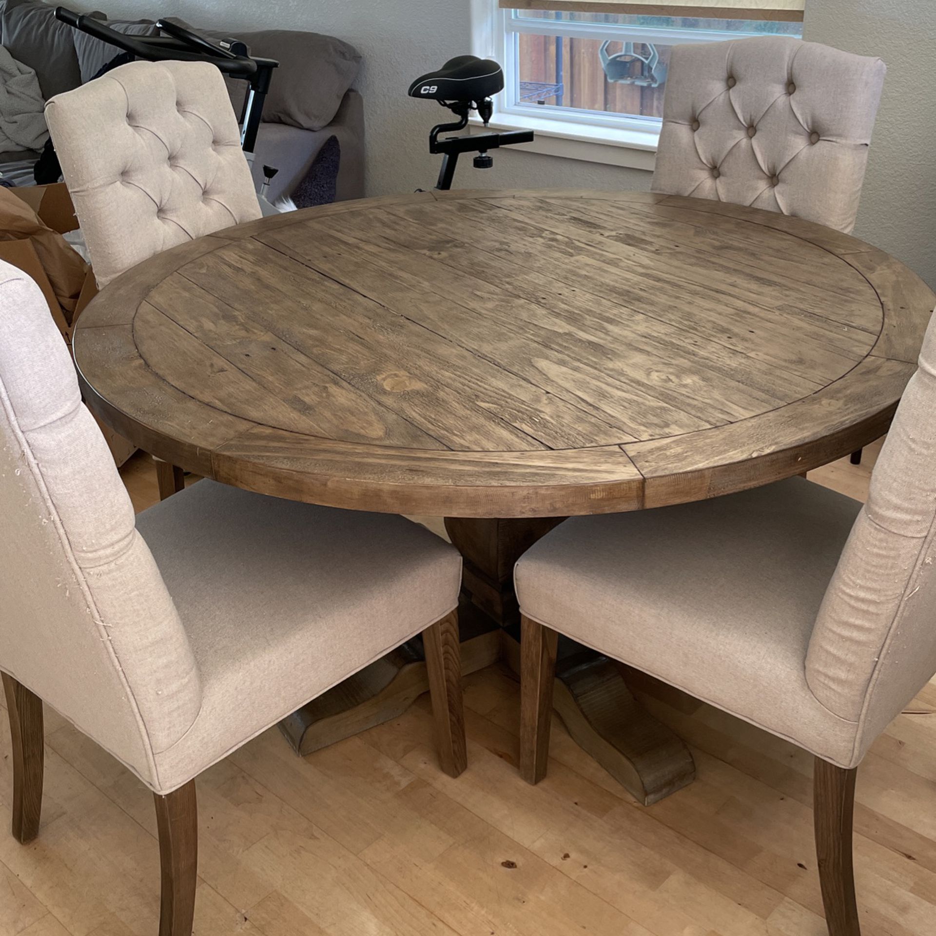 Living Spaces Extra Large Round Dining Table 