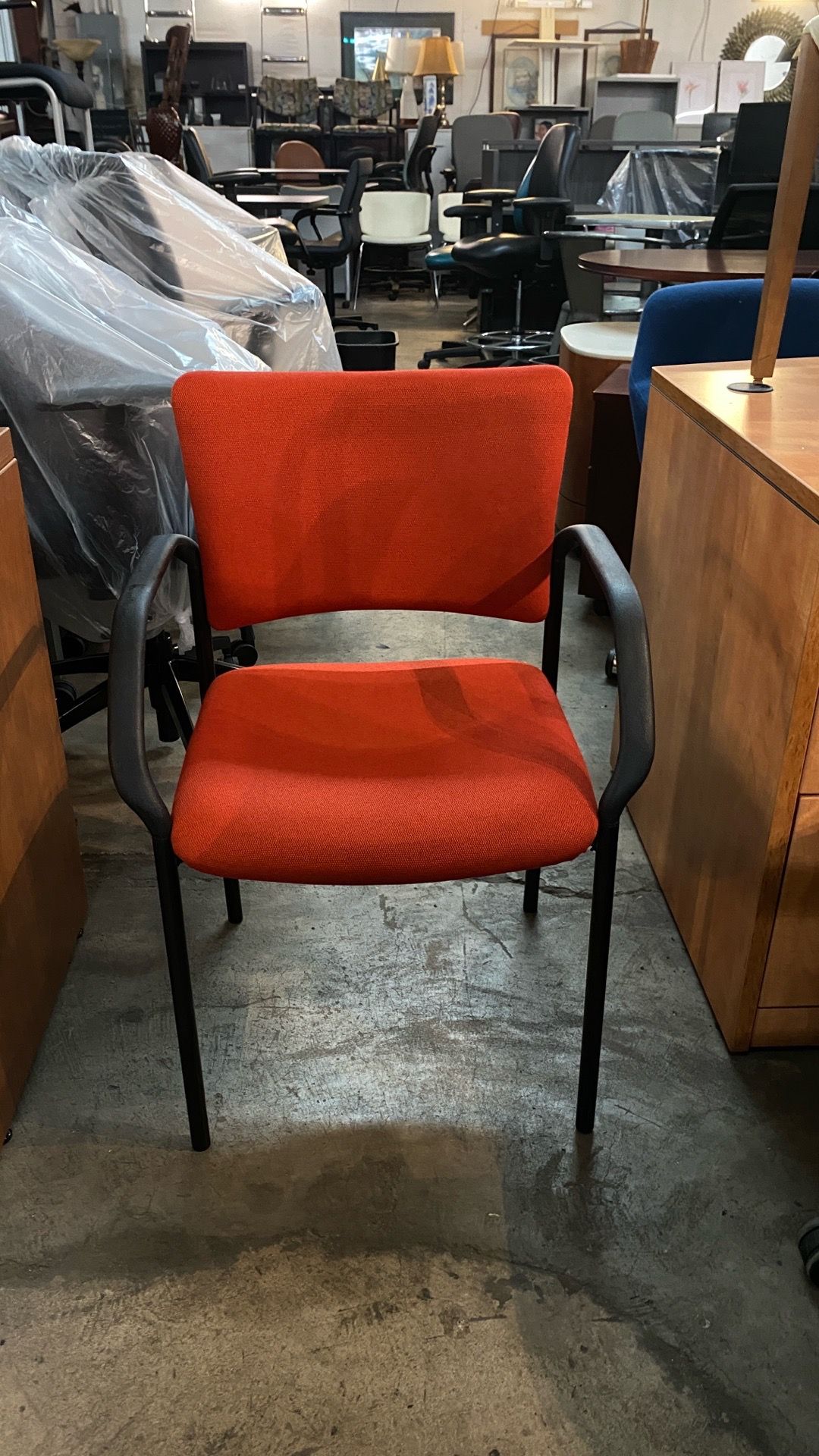 Source international stackable waiting chair