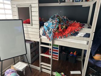 Kids Twin Bunkbed