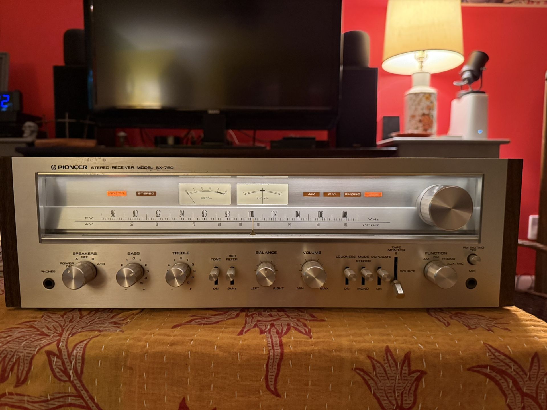 Pioneer SX-750 Vintage Stereo Receiver - Works Great