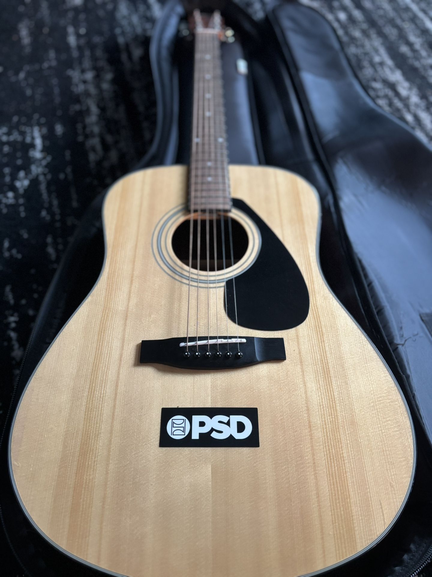 Brown Guitar, Yamaha
