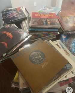 100’s of vinyl records in great shape