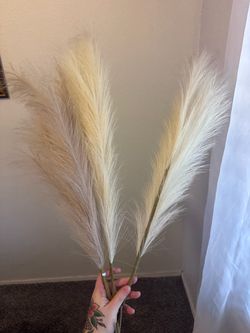 3 stems of fake pampas