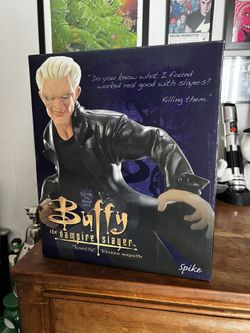 Buffy the Vampire Slayer: Spike Statue