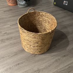 Whicker Basket 