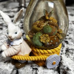  Vintage Easter bunny Snow Globe 
