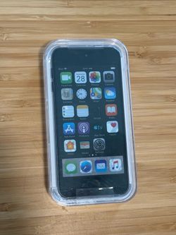 Apple iPod touch 128GB Black – 2015 Model with Original Case