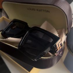 Louis Vitriol Women’s Sunglasses