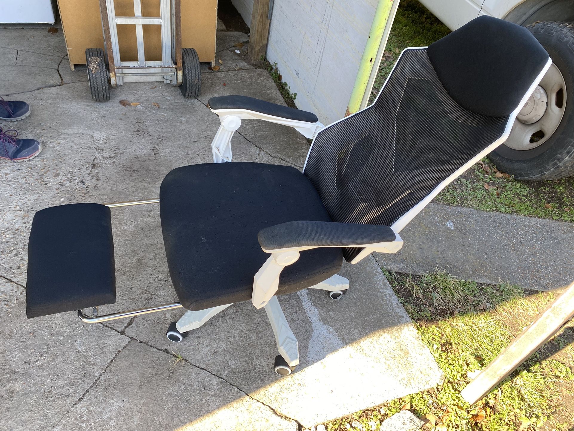 GAMING CHAIR