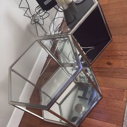 DINING TABLE (4 Pieces)