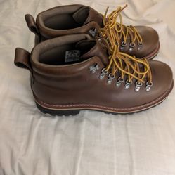 Eddie Bauer - size 12
