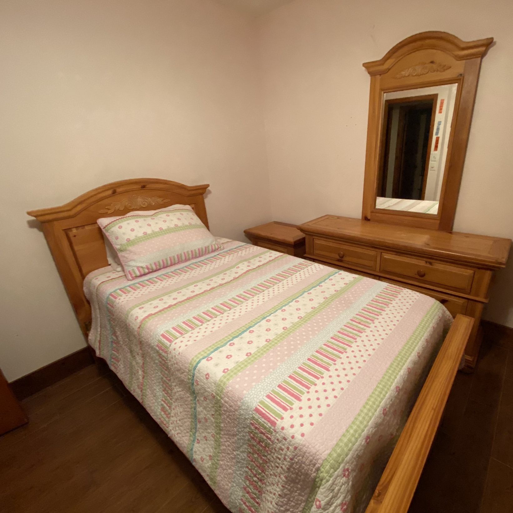 $250. Twin Bedroom Set With Fan 