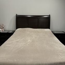 Bedroom Furniture Set — MUST SELL ASAP