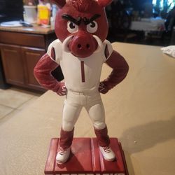  University of Arkansas Razorbacks mascot statue "Big Red" 
