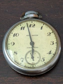 New Haven Compensated vintage pocket watch. Seems to run very well but not tested thoroughly nor long term, therefore selling as is. Nice condition.

