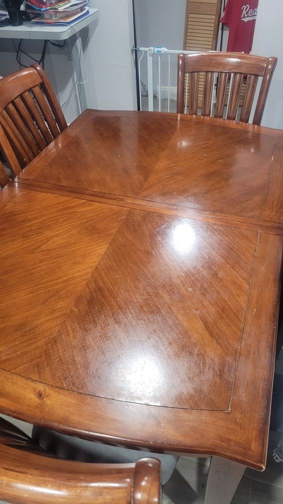 6 Person Table