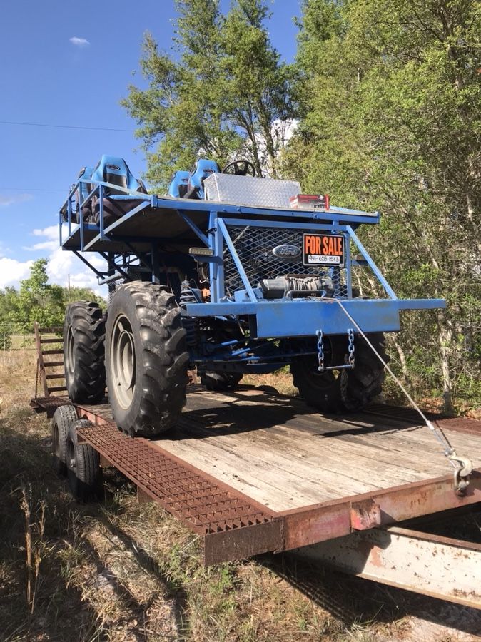 Swamp buggy