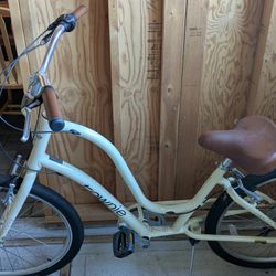 Electra Townie 7d Step-Thru Bike With Free Trunk Rack