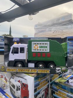 Members Mark Giant Recycling Truck & Giant Fire trucks 30 Each 